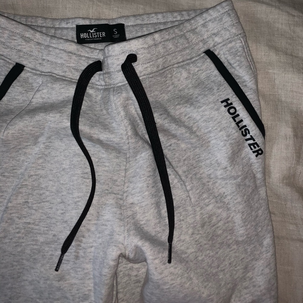 Hollister joggers - Picture 3 of 3